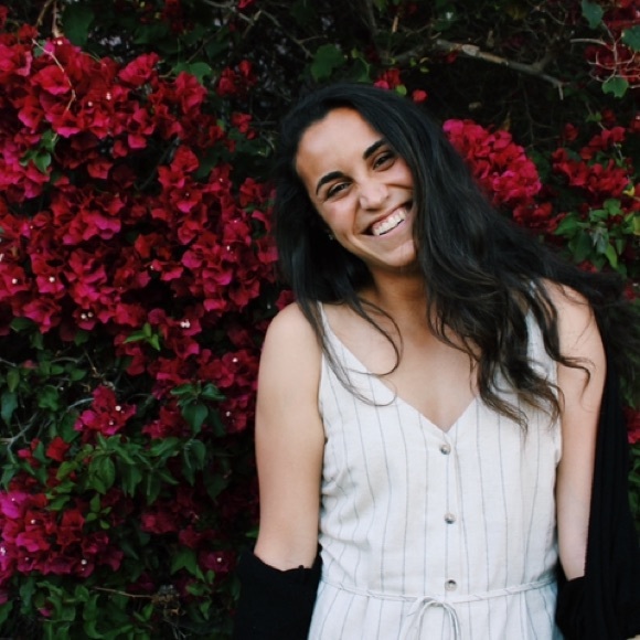 ✨Meet your Poshmark Ambassador, Arianna✨ - Picture 6 of 6